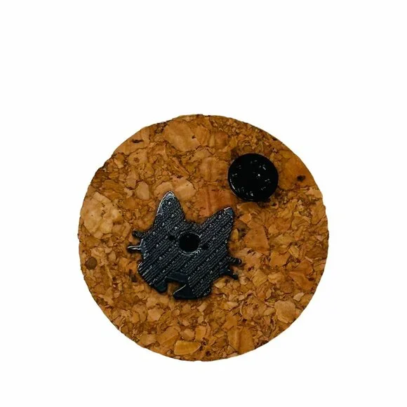 ✨The Legend of LUOXIAOHEI Luo Xiaohei Hei Black Cat Metal Brooch Enamel Pin New✨ - Picture 3 of 5